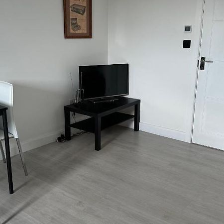 Stunning New 1 Bedroom Apartment London Eksteriør billede