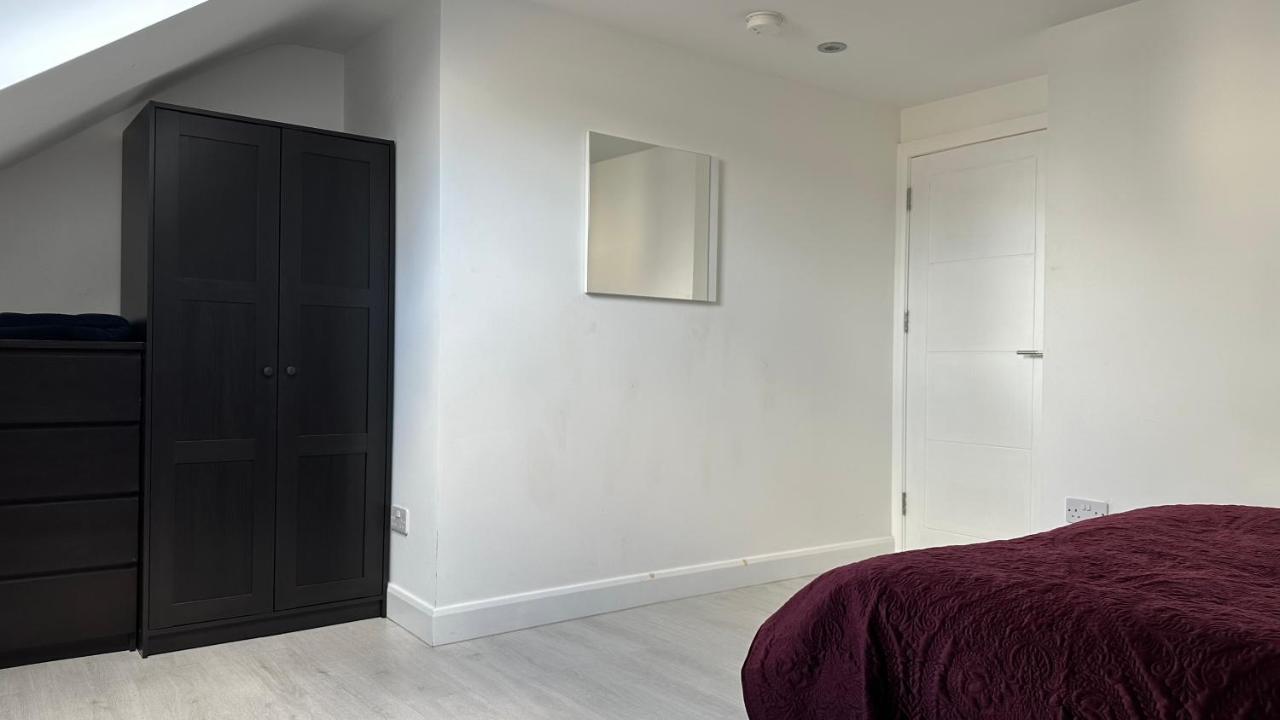 Stunning New 1 Bedroom Apartment London Eksteriør billede