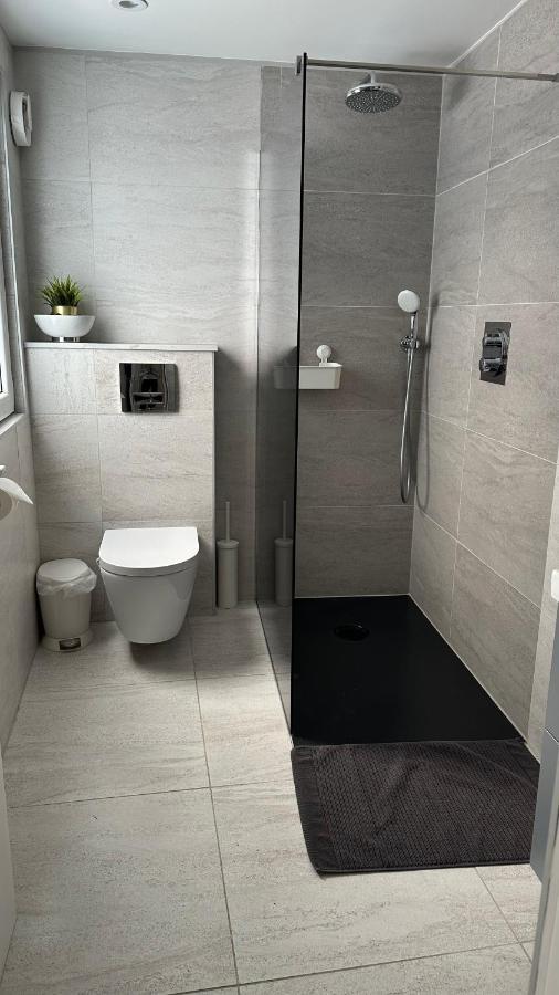 Stunning New 1 Bedroom Apartment London Eksteriør billede